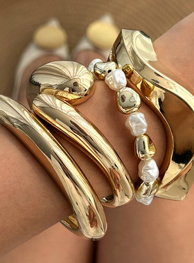 欧美跨境不规则仿珍珠手饰 设计感时尚潮流合金光面水滴抱抱手镯