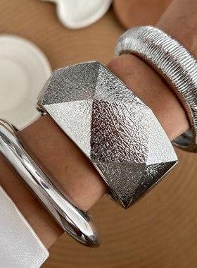 欧美夸张宽面纹理切面宽手镯女 跨境线条几何非洲金属风手环手饰