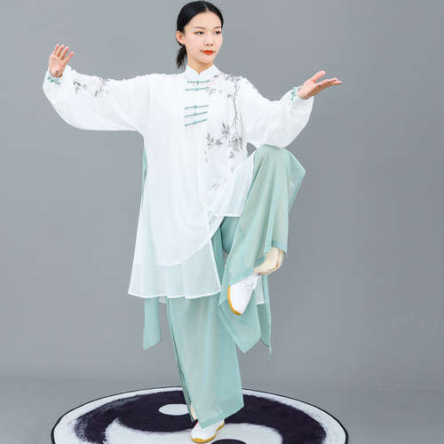 马蕾太极新款太极服武春蕾彩绘