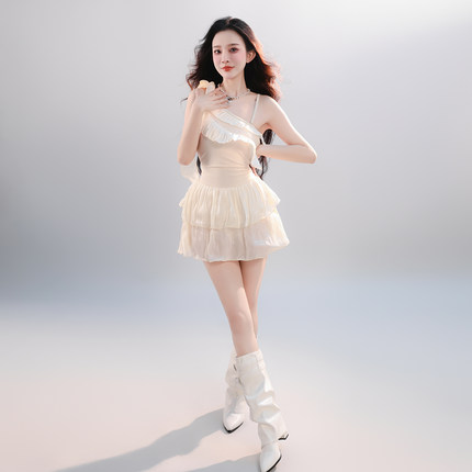 花房姑娘泳衣女高级感连体裙式温泉纯欲风显瘦法式温柔度假游泳装