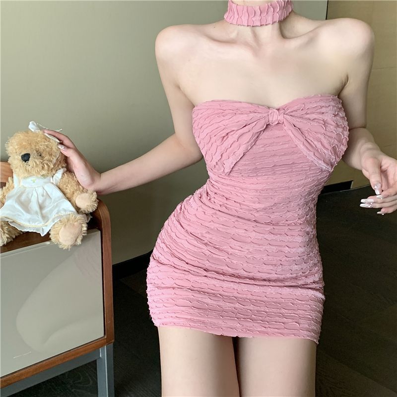 穿搭一字肩连衣裙修身辣妹女装休连衣裙