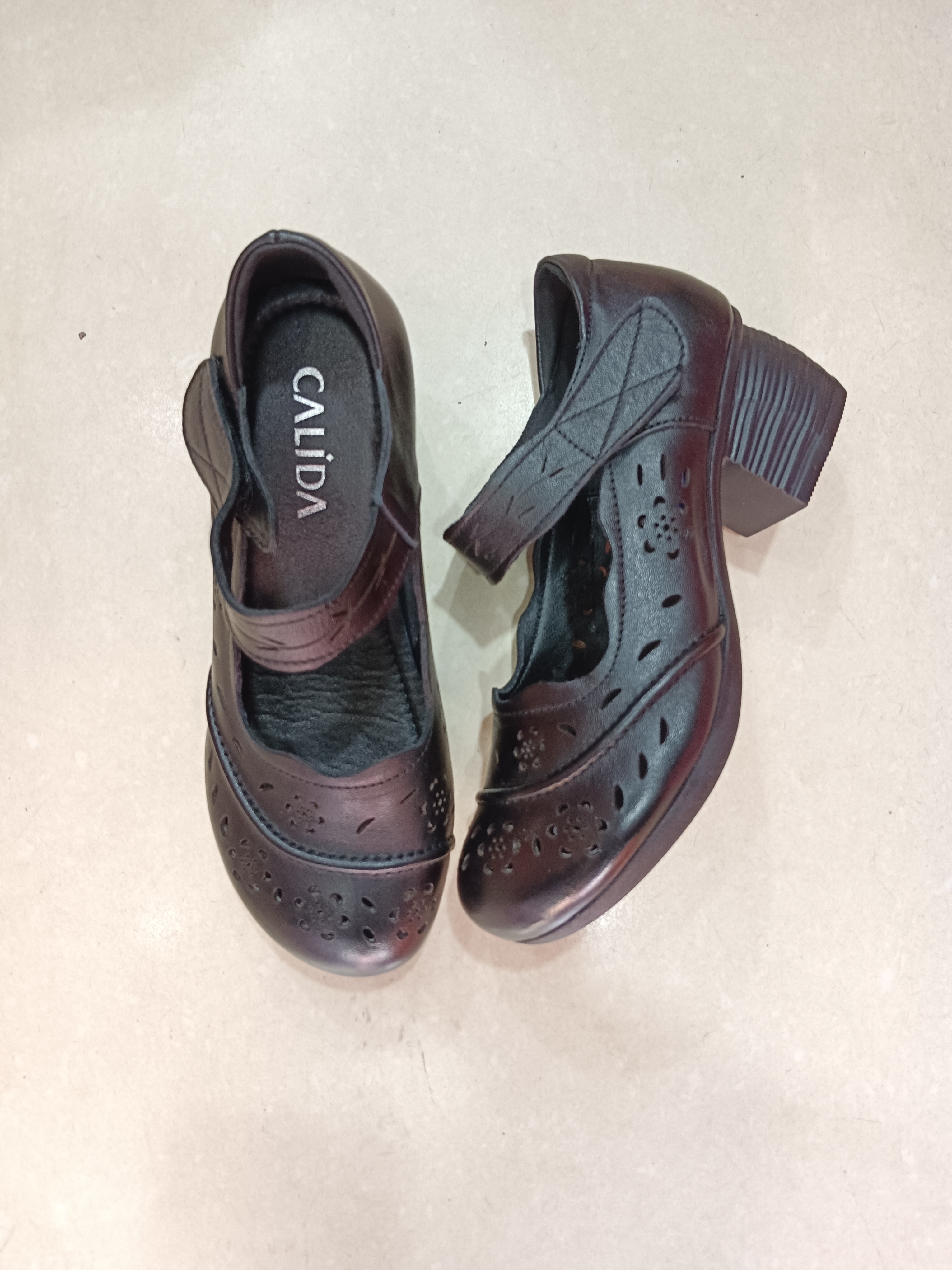 卡莉丹女鞋2024真皮牛筋底妈妈鞋