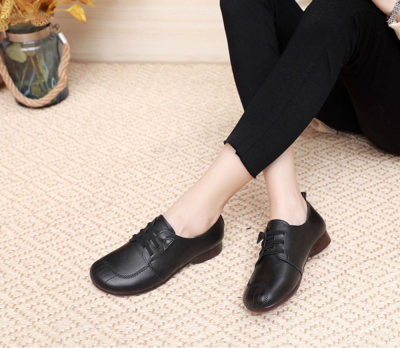 康妮女鞋2024牛筋底真皮妈妈鞋中老年舒适皮鞋防滑软底休闲单鞋41