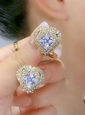 抖音同款爆款铜合金合成锆石时尚百搭璀璨夺目爱心耳钉高级耳饰