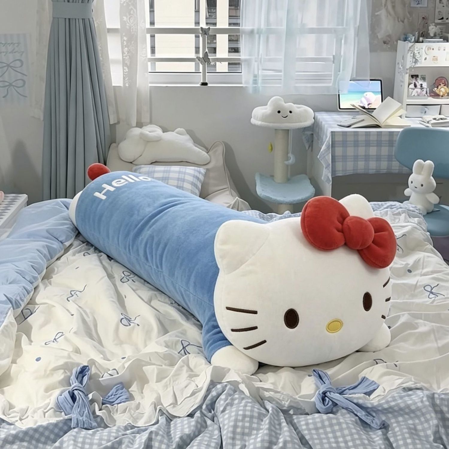 日本进口高颜值helloKitty床上抱枕沙发靠垫长条可爱毛绒玩偶生日