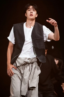 外套 潮男背心商务休闲马夹无袖 王一博电影热烈同款 毛呢马甲春秋款