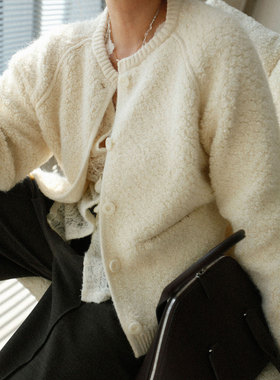 A'1st编辑店 慵懒风奶呼呼慕斯绒羊毛白色毛衣加厚针织开衫外套女