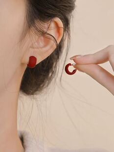 红色复古洋气小巧精致耳圈女S925银针秋冬新款 设计感喜庆新年耳饰