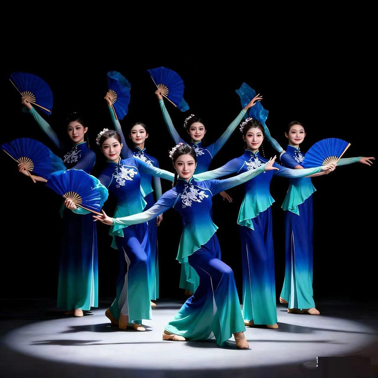 古典舞演出服女飘逸2026新款民族扇子伞舞蹈服装广场舞秧歌服套装