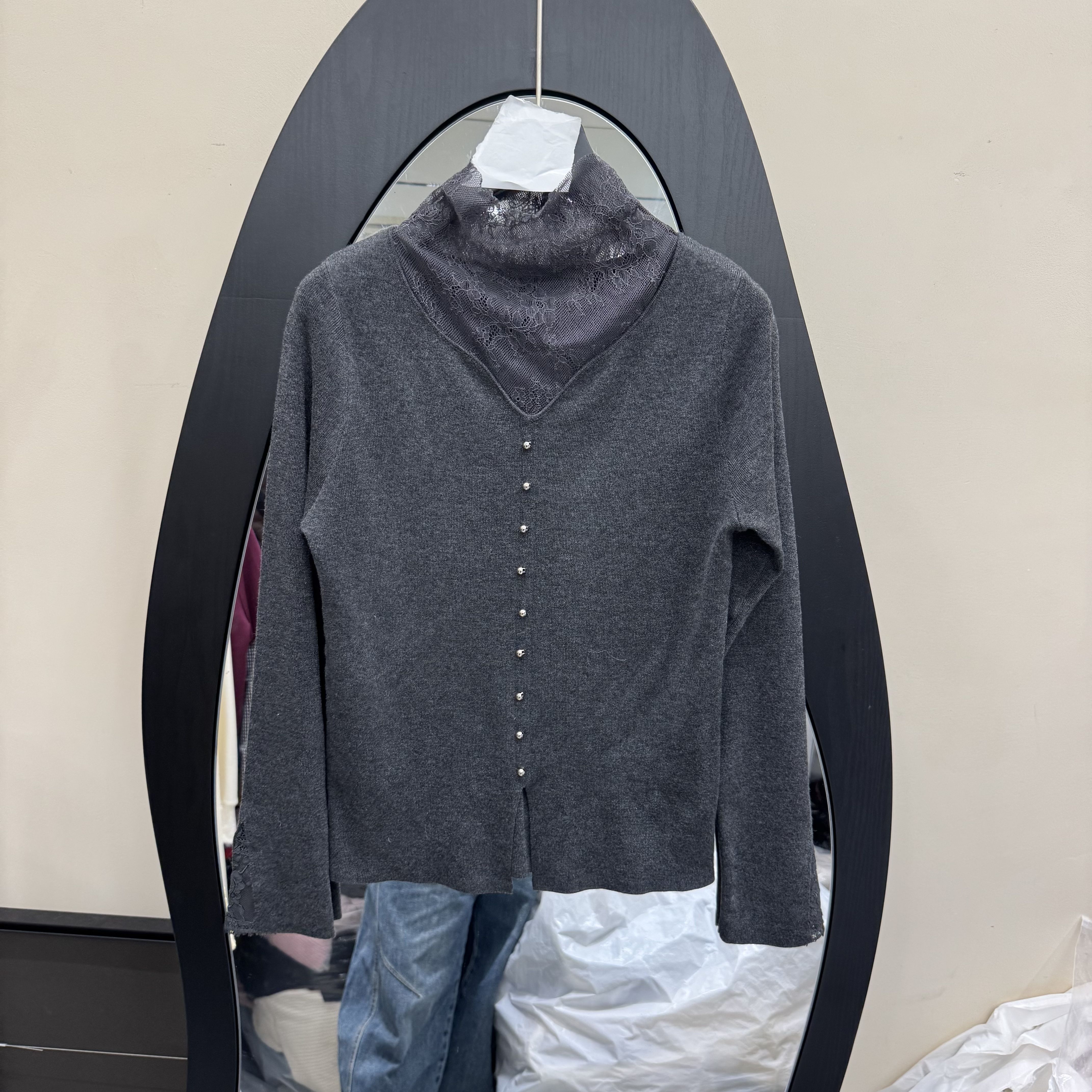 V领排扣针织衫女蕾丝拼接高领