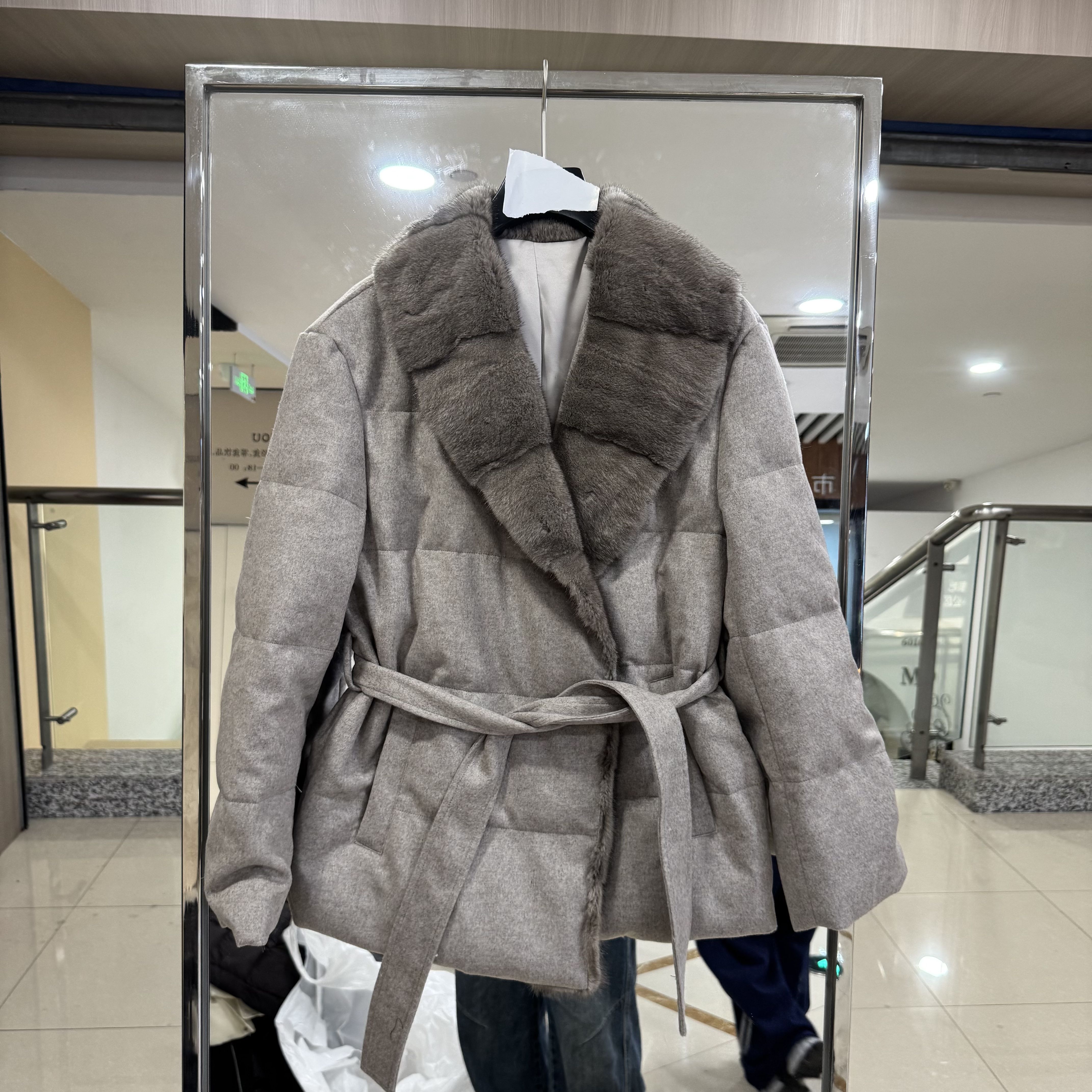 欧洲站2025冬新款皮草拼接羽绒服