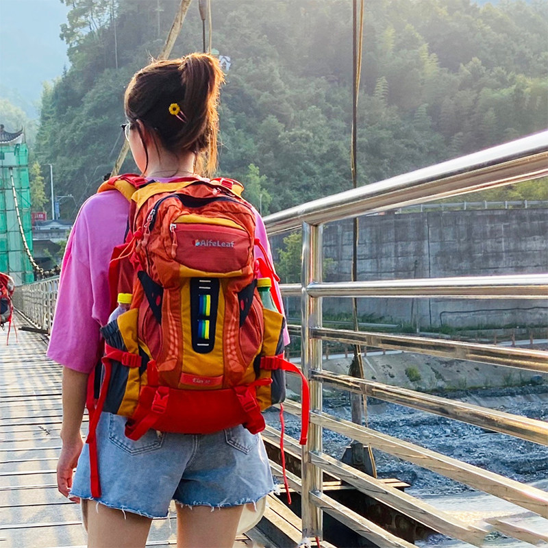 新款韩版户外双肩背包女旅行防水男时尚旅游徒步登山包30L多功能,运动包/户外包/配件,双肩背包,淘宝优惠券,粉丝福利购,淘宝优惠卷