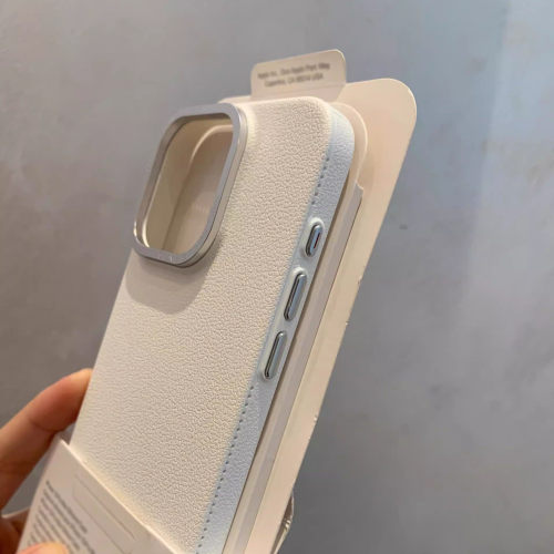 高级感大孔金属镜框16pro适用17苹果15手机壳荔枝纹iphone14promax全包防摔15pro新款15plus轻奢13女生12硬壳