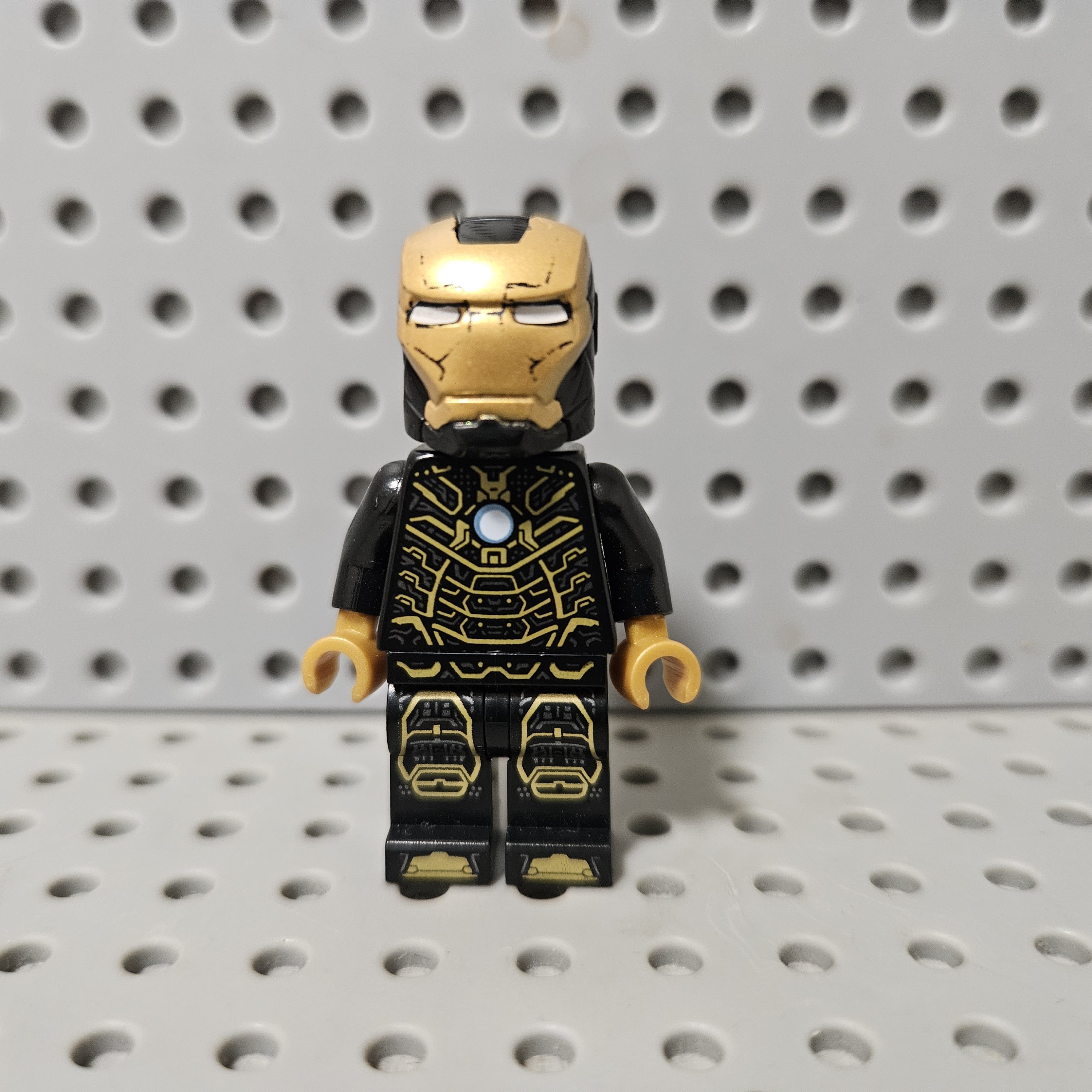 乐高人仔超级英雄钢铁侠MK41