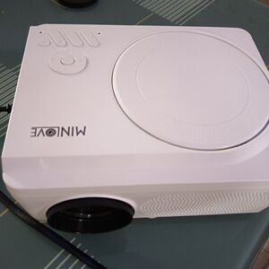 双系统DVD光盘WiFi蓝牙U盘tf内存卡手机投屏三合一体投影仪多功能便携投影机有内置小音箱有话筒口