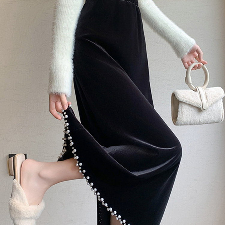 专柜撤柜2025秋冬新款松紧腰显瘦遮肉开叉钉珠黑色丝绒裙半身裙女