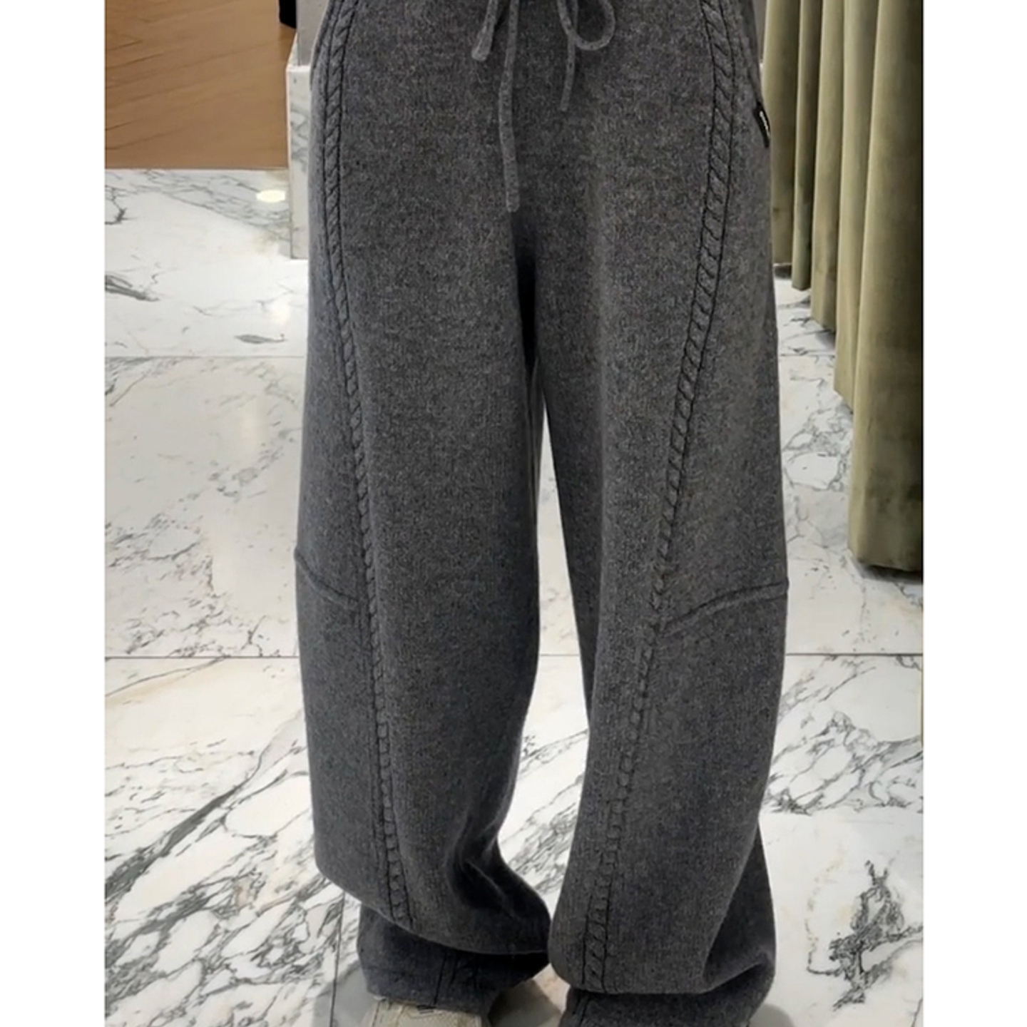 今年流行小个子高腰显瘦垂感弯刀裤设计感小众灰色针织休闲裤女秋