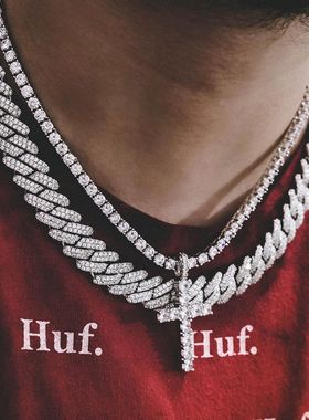 镀真金镶嵌锆石欧美十字架吊坠