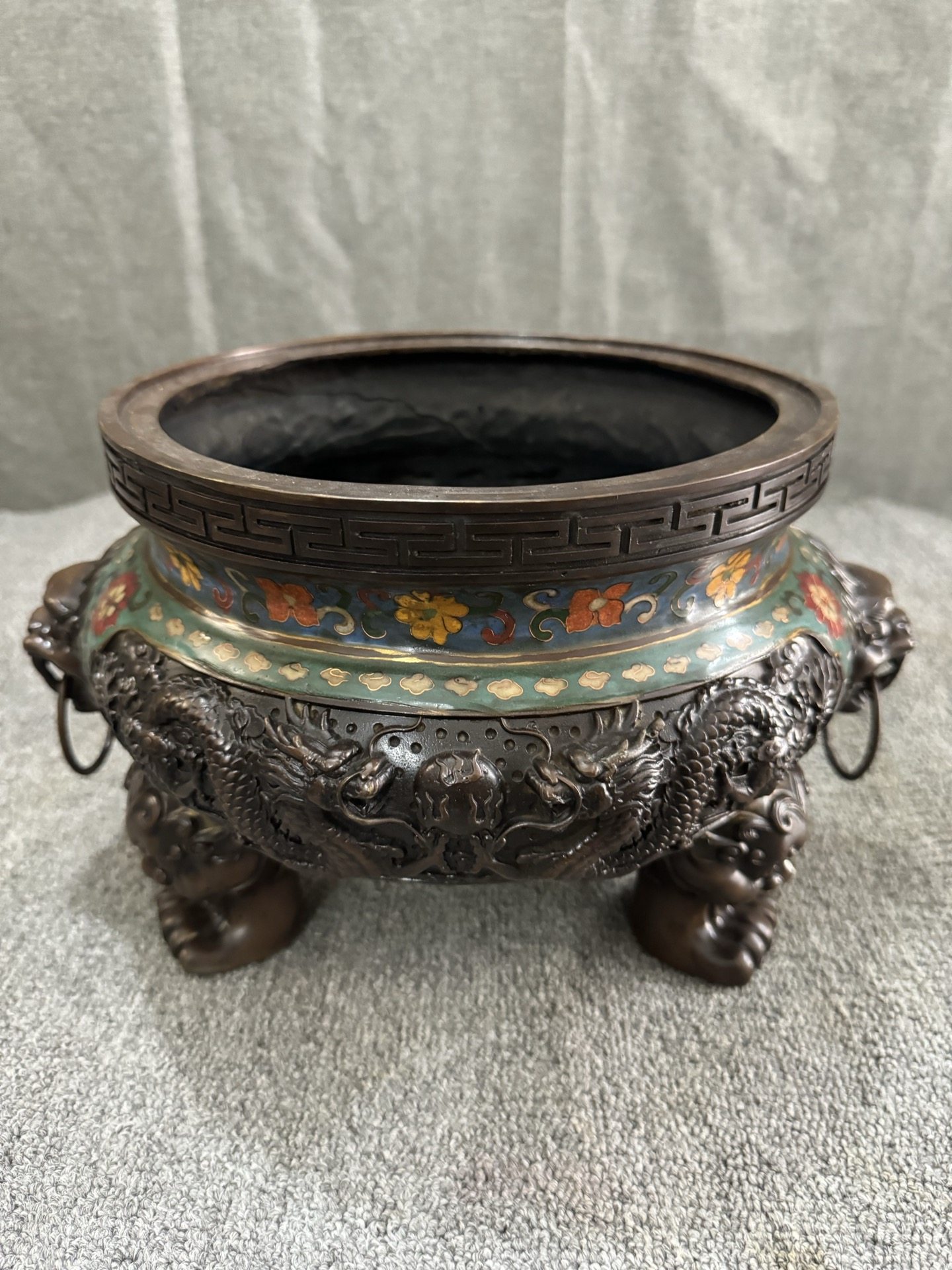 早期收藏老件纯铜景泰蓝掐丝珐琅双龙戏珠兽耳兽三足大香炉摆件