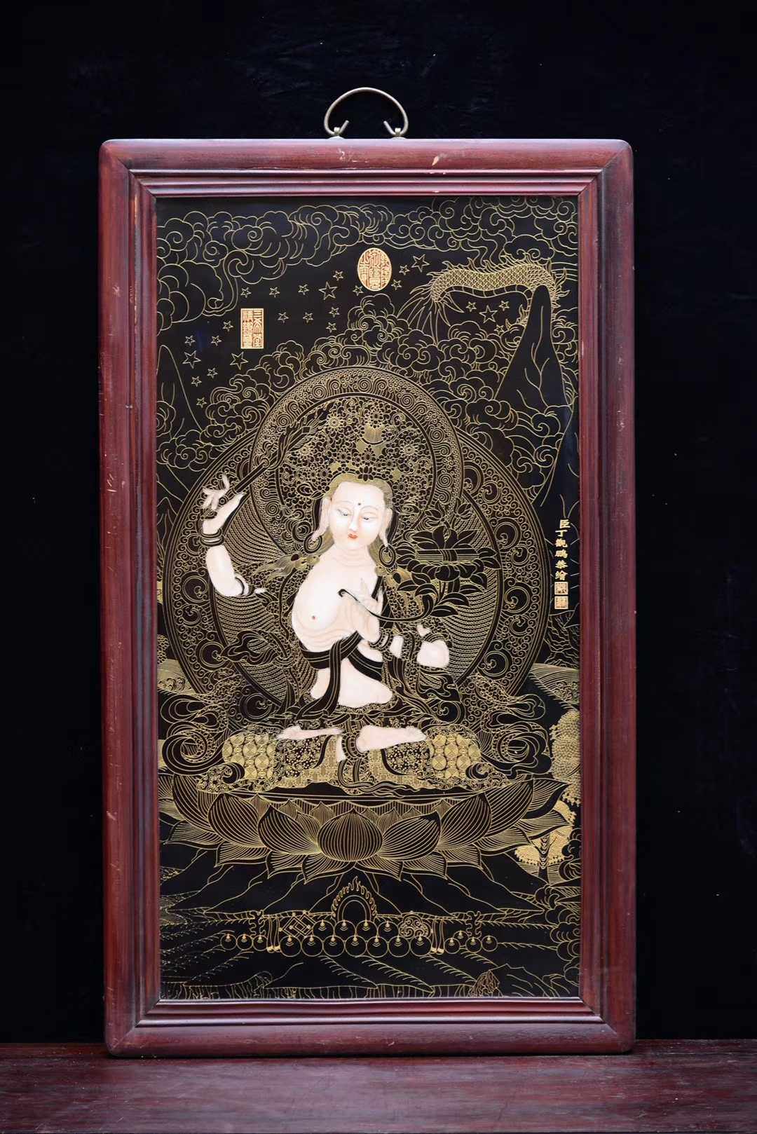 丁觀鹏恭绘红木框镶掐金丝高90*53公分莲花座白度母唐卡挂屏