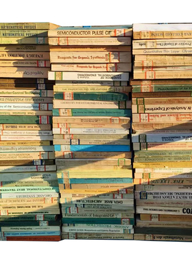 泛黄米白色外文古旧书 复古怀旧摆件 摄影道具书装饰书古董书饰品