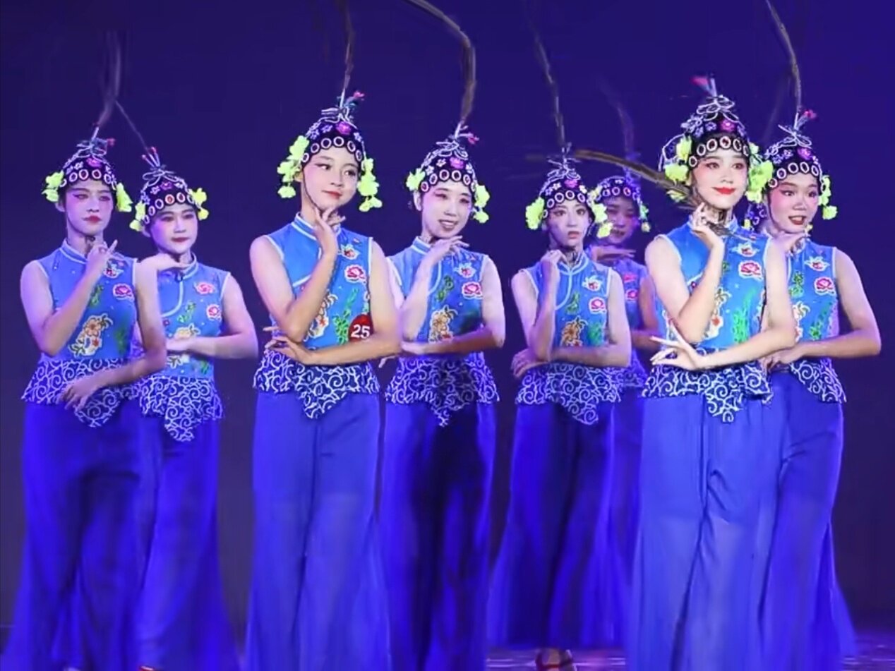 元旦粉墨花旦演出服我的新衣舞蹈服少儿京剧戏曲国韵春华表演服装