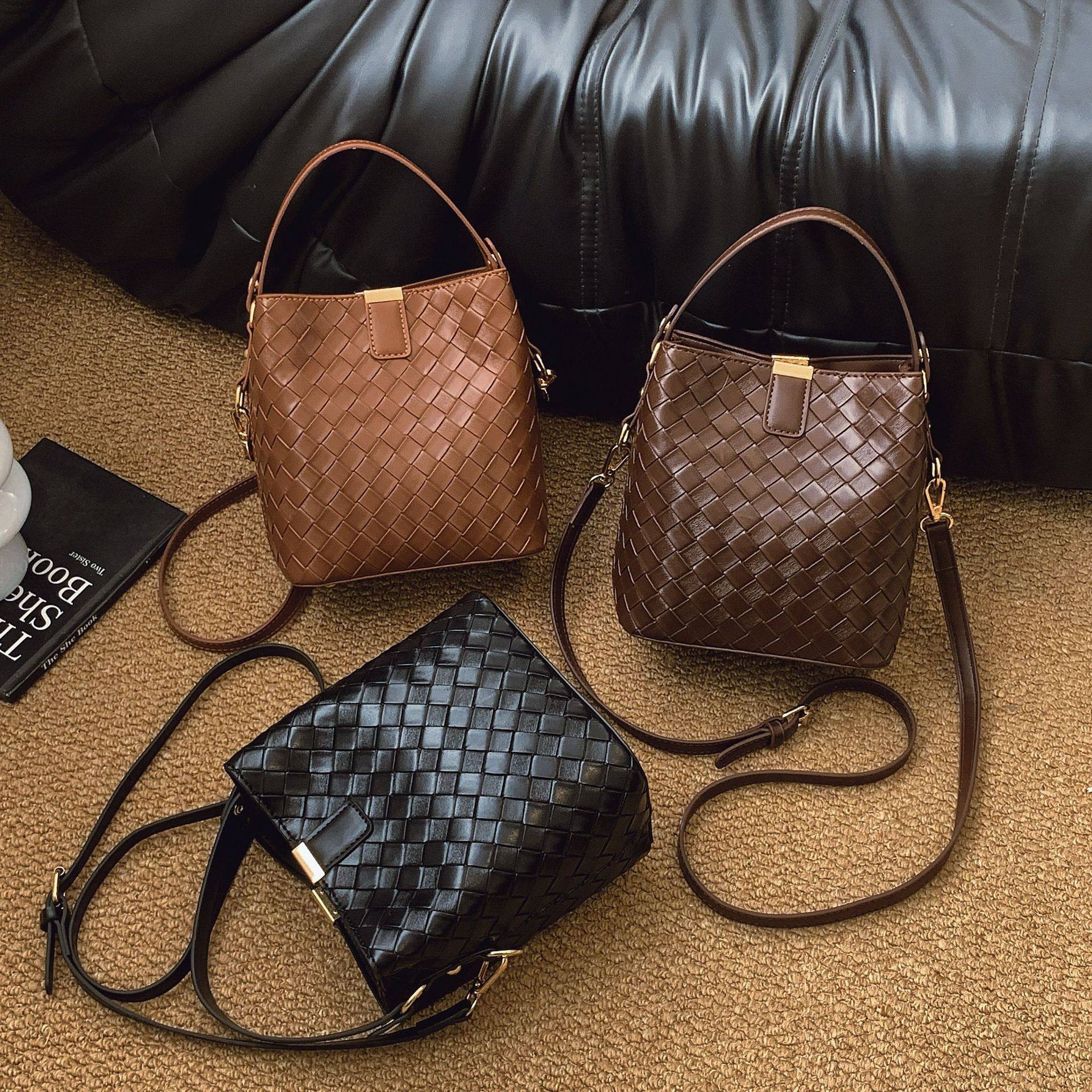 高级质感编织女士包包2026新款复古通勤百搭斜挎包时尚手提水桶包,箱包皮具/热销女包/男包,单肩包,淘宝优惠券,粉丝福利购,淘宝优惠卷