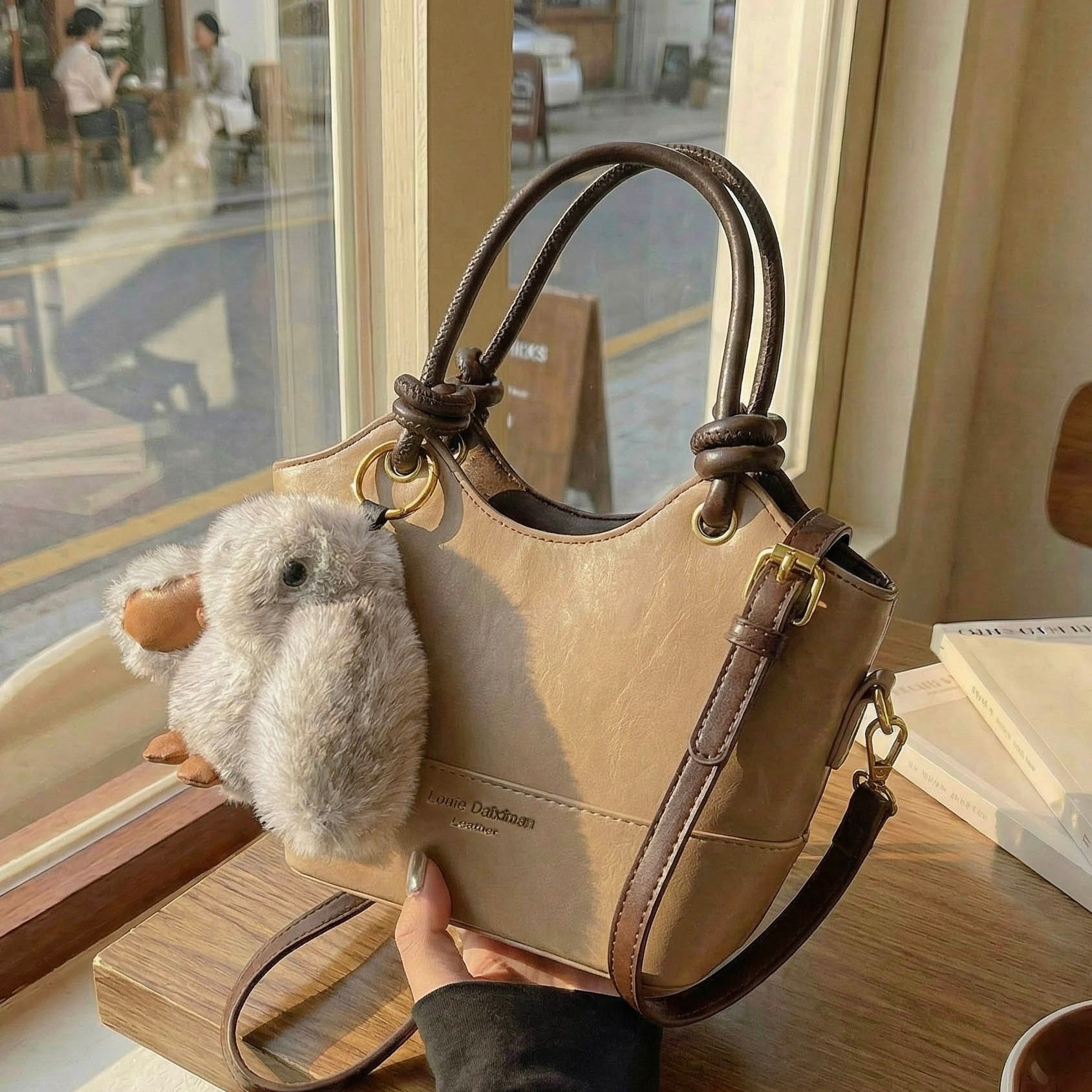 复古手提水桶包包女式2026新款韩版软皮休闲单肩包百搭通勤斜挎包,箱包皮具/热销女包/男包,单肩包,淘宝优惠券,粉丝福利购,淘宝优惠卷