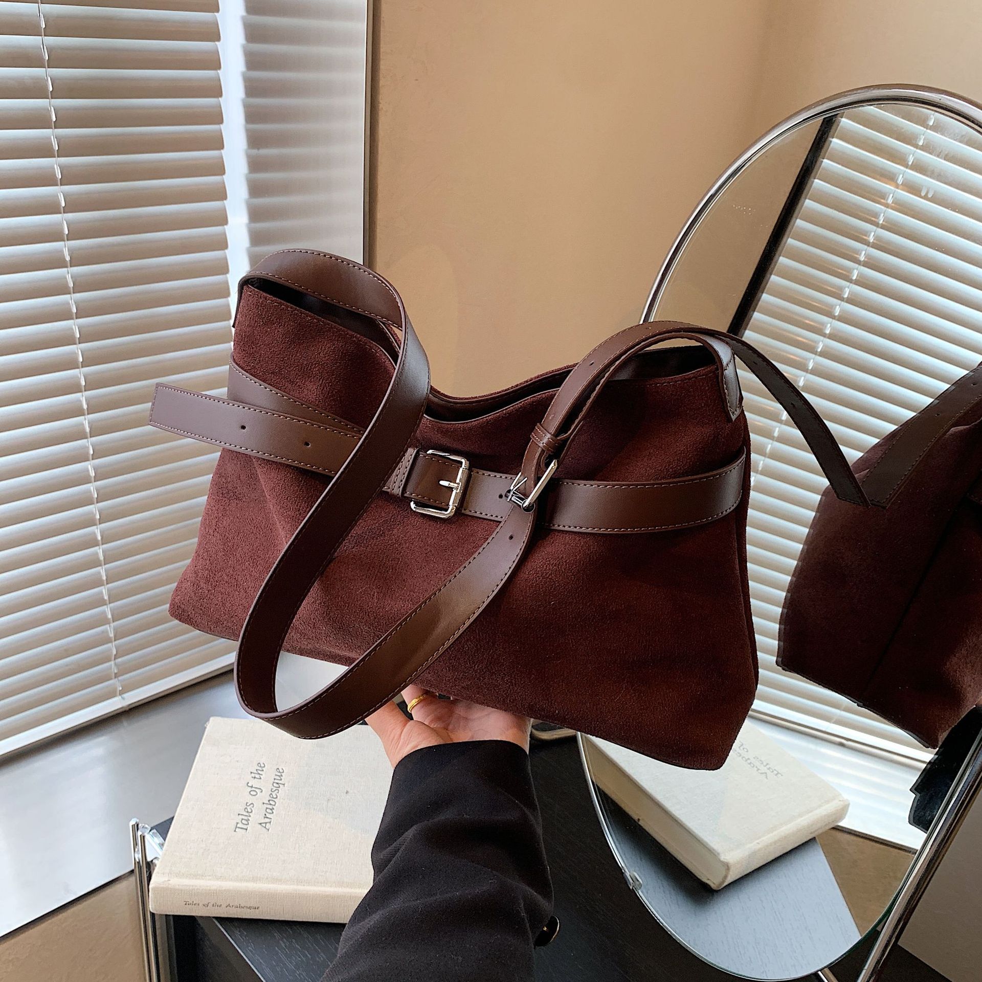 时尚休闲磨砂大容量托特包