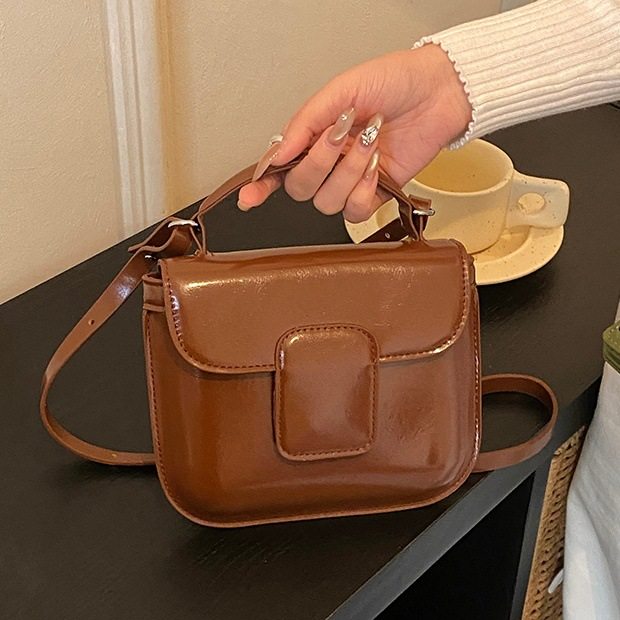 油蜡皮小包包女2026新款高级感小众设计手提小方包简约单肩斜挎包,箱包皮具/热销女包/男包,单肩包,淘宝优惠券,粉丝福利购,淘宝优惠卷