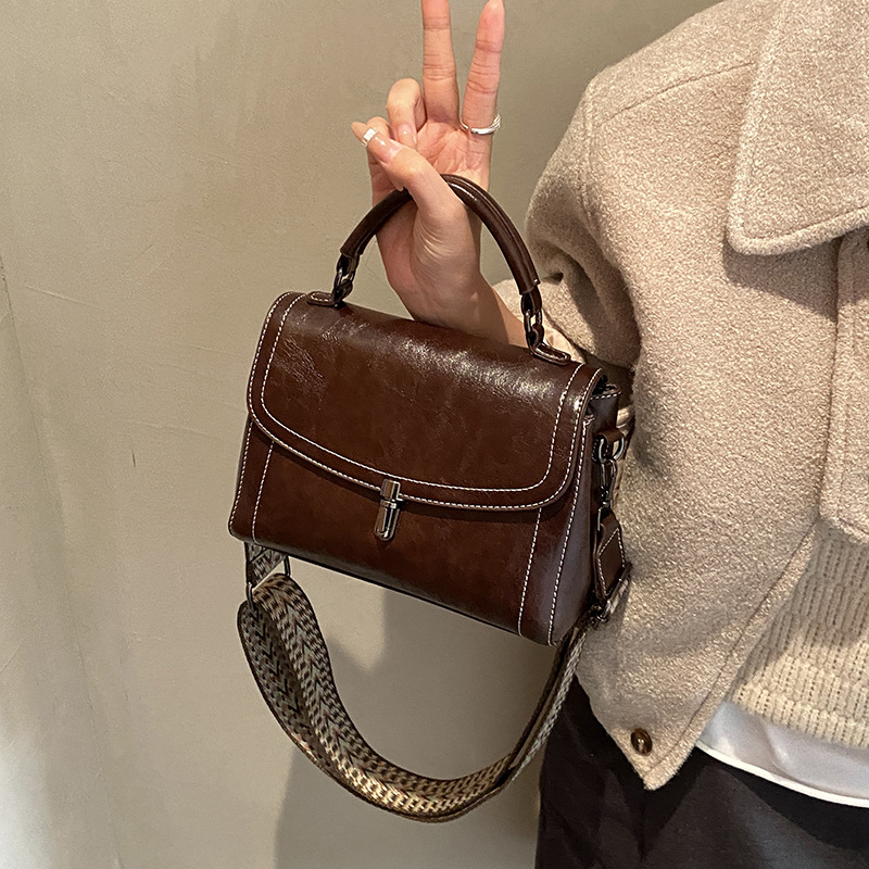 高级感小众包女2025新款秋