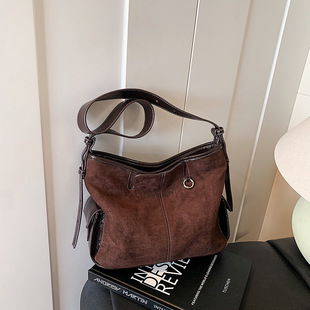 2025新款 热销秋冬女包磨砂真皮水桶包韩国小众撞色单肩斜挎包包女