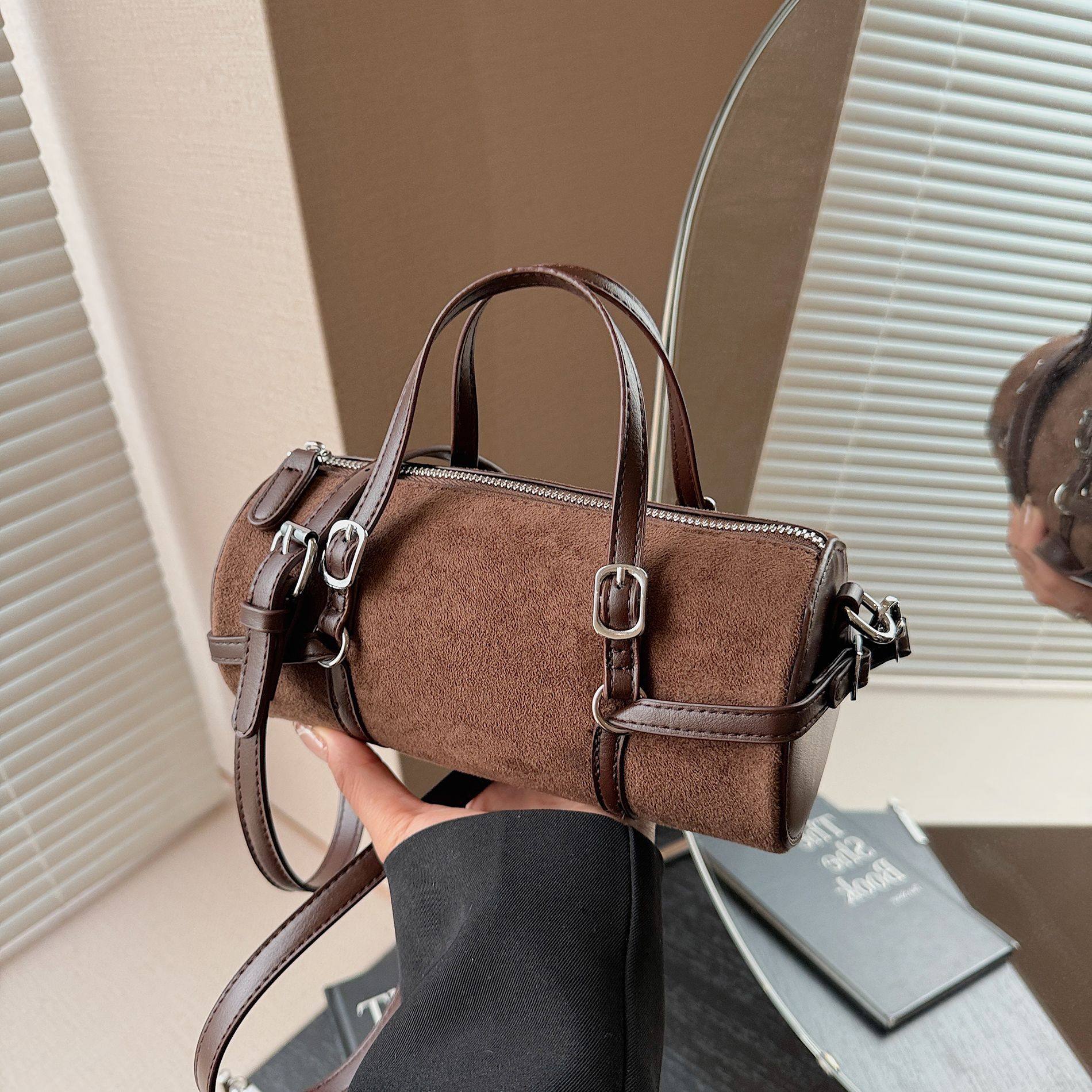 精致简约复古小包包女式2025新款圆筒包高级感百搭单肩手提斜挎包,箱包皮具/热销女包/男包,单肩包,淘宝优惠券,粉丝福利购,淘宝优惠卷