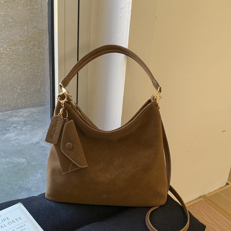 复古麂皮托特包女2025新款大容量通勤韩国小众单肩大包时尚流浪包,箱包皮具/热销女包/男包,腋下包,淘宝优惠券,粉丝福利购,淘宝优惠卷