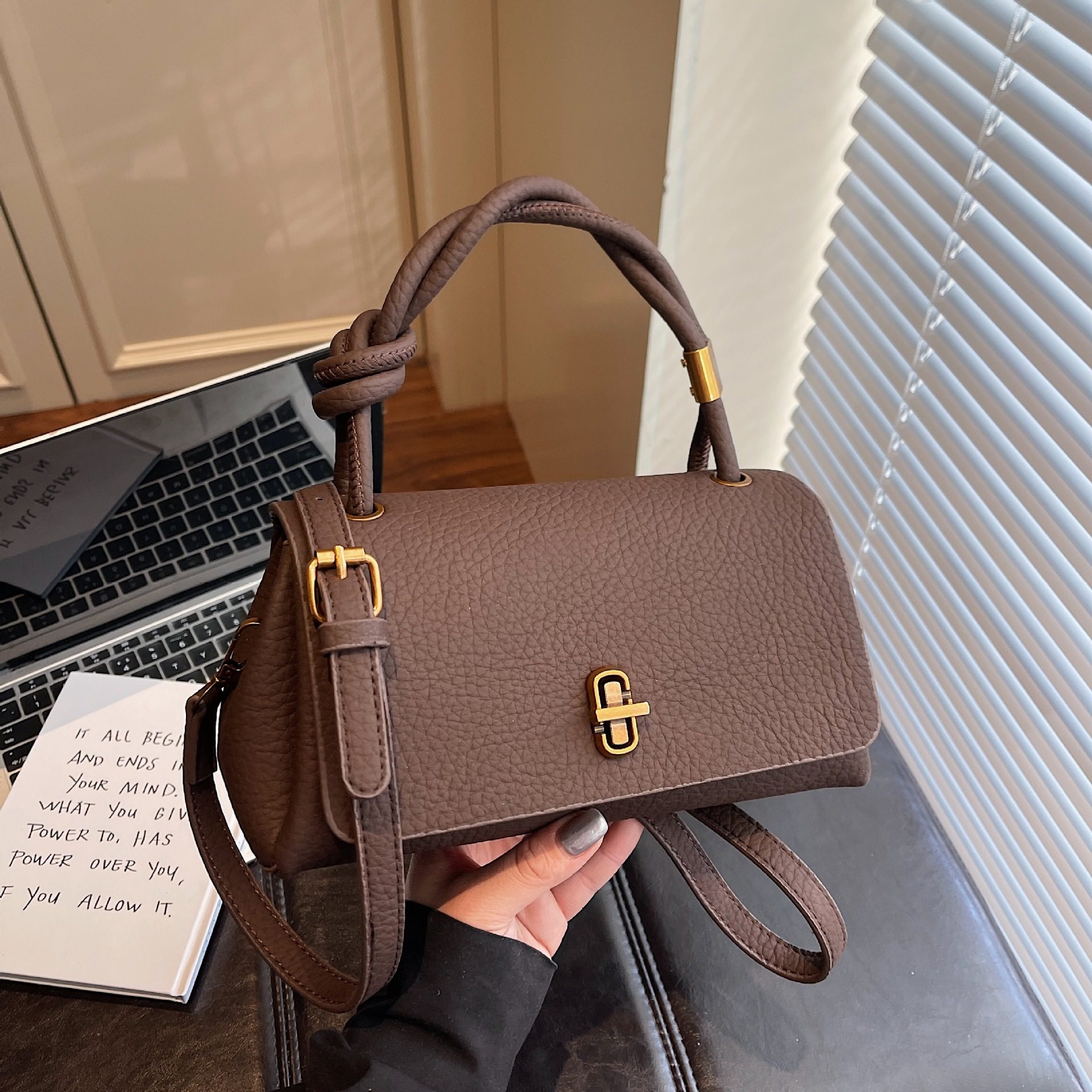 荔枝纹小包包女2026新款小众复古手提枕头包高级感百搭单肩斜挎包,箱包皮具/热销女包/男包,单肩包,淘宝优惠券,粉丝福利购,淘宝优惠卷