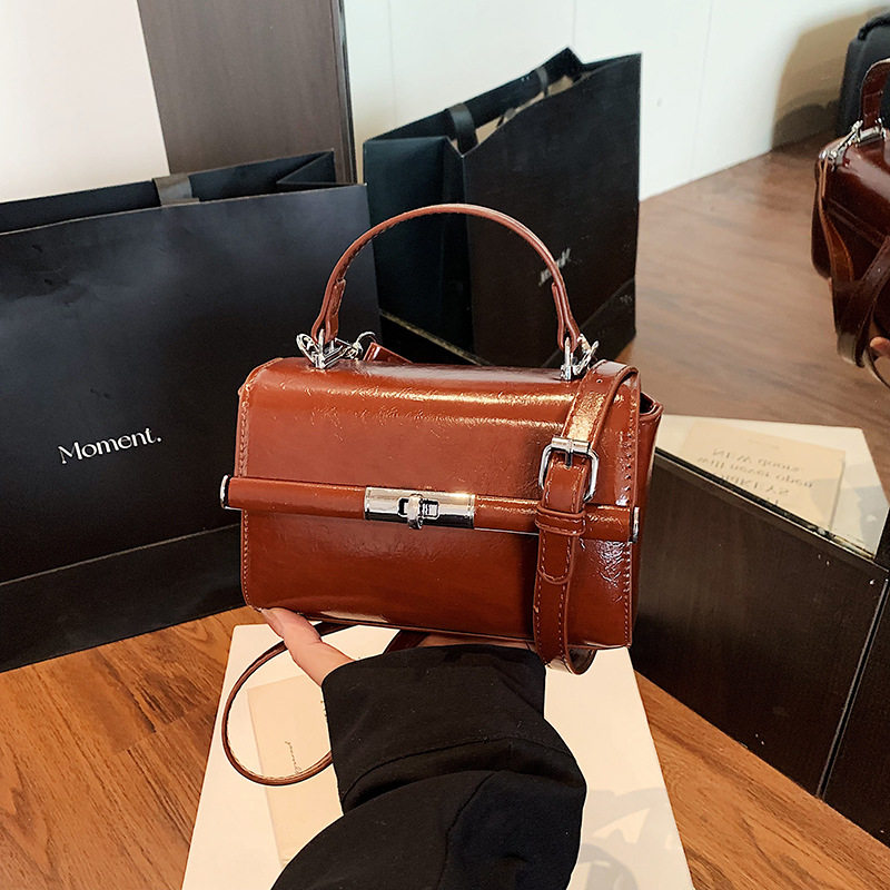 高级质感精致迷你小包包女2026新款时尚百搭斜挎包油皮复古小方包,箱包皮具/热销女包/男包,单肩包,淘宝优惠券,粉丝福利购,淘宝优惠卷