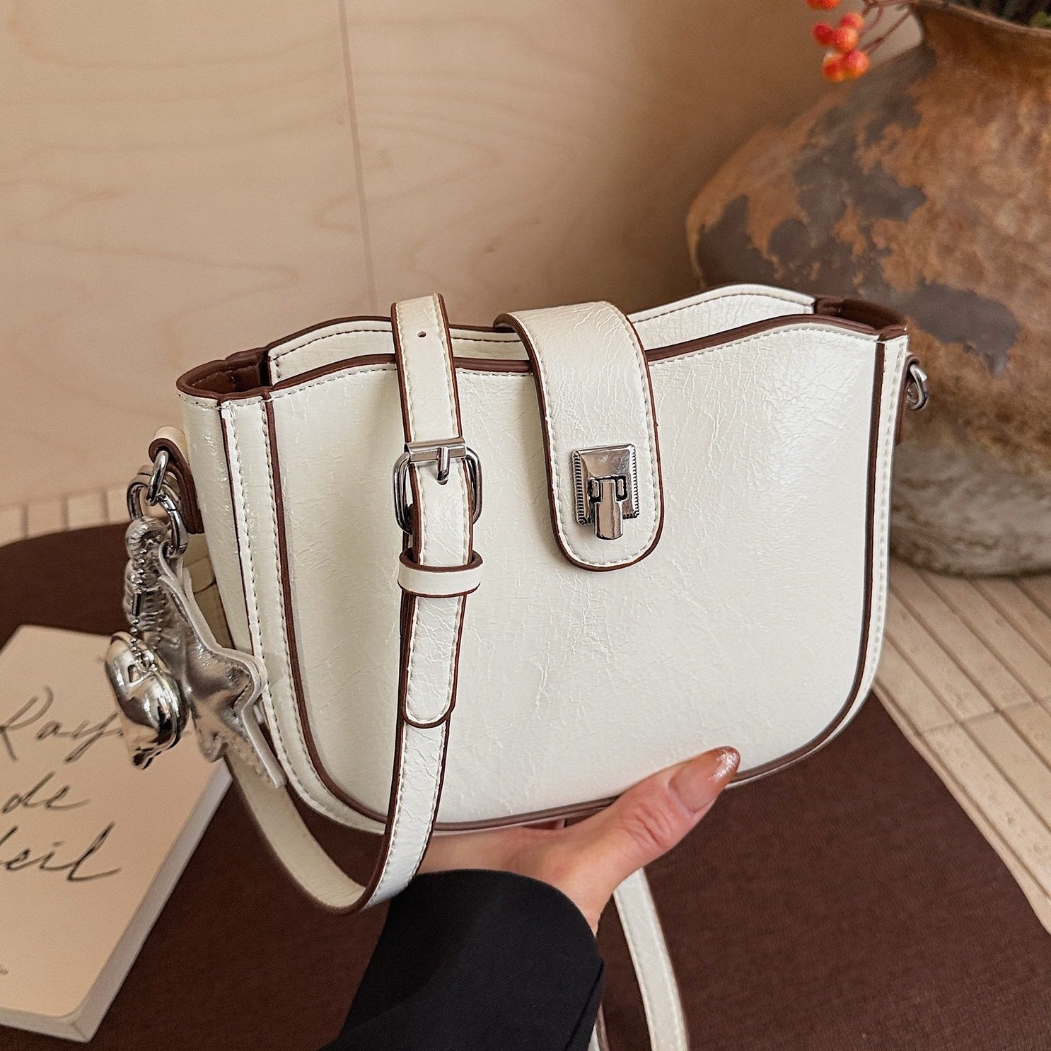 高级感腋下小包包女2026新款时尚百搭斜挎包精致超火单肩包水桶包,箱包皮具/热销女包/男包,单肩包,淘宝优惠券,粉丝福利购,淘宝优惠卷