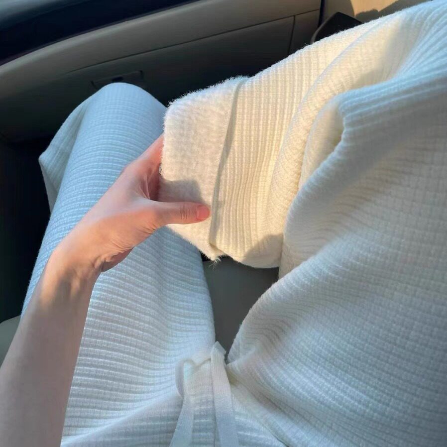 白色针织加绒阔腿裤女秋冬新款华夫格感气质百搭显瘦直筒裤子