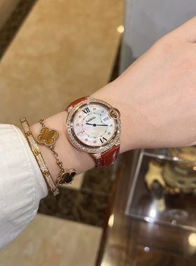 新款女表轻奢小众皮带款网红石英表时尚贝母表盘钻石气质手表女