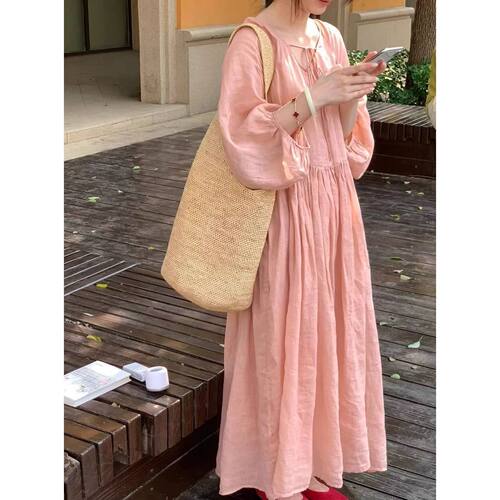 粉色苎麻连衣裙女2026春夏新款大码胖mm宽松显瘦裙子v领系带长裙