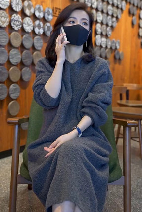 毛衣裙女宽松显瘦秋装气质女神范高级感灰色加厚针织连衣裙秋冬女