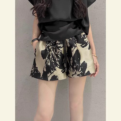 水墨印花阔腿短裤女2026款复古梨型身材休闲裤高腰显瘦国风花裤子