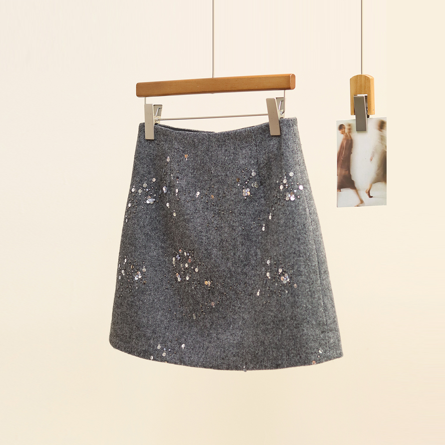 灰色亮片半身裙女2025秋冬高腰显瘦a字短款小香风毛呢短裙
