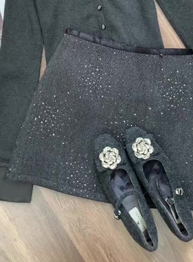 灰色重工细闪毛呢短裙女2025冬季流行新款时尚气质高腰显瘦半身裙