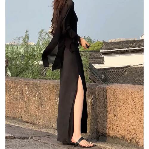 黑色缎面薄款肌理感裙子绸缎冰丝侧开叉垂感鱼尾休闲半身长裙夏季
