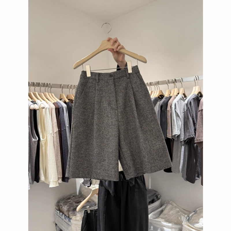 韩国东大门2025秋冬新款后松紧腰系扣毛呢短裤女五分休闲裤阔腿裤
