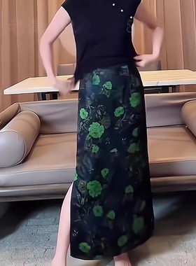 绿色印花半身裙女2025流行新款高腰简约宽松时尚气质侧开叉a字裙