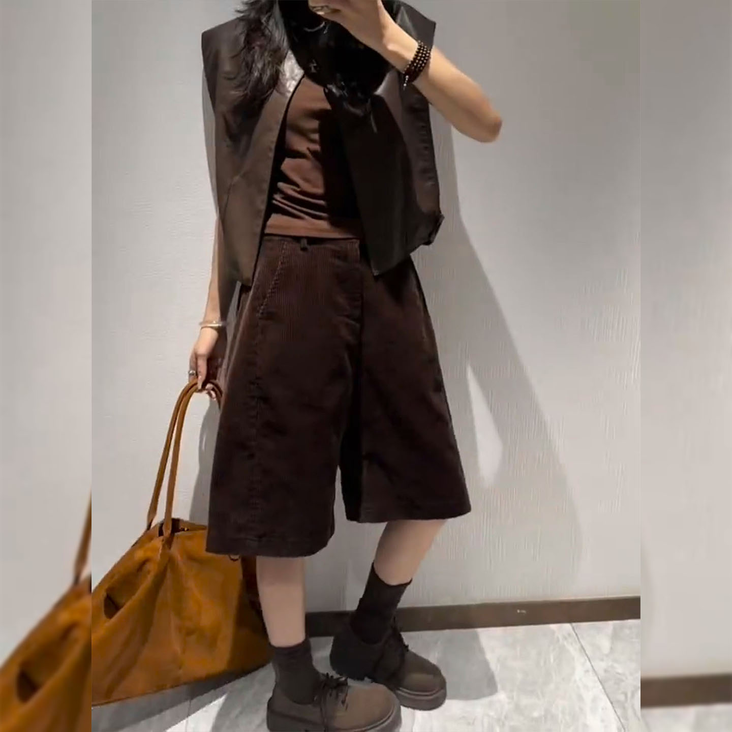 咖色灯芯绒休闲短裤女秋季新款大码梨形身材小个子a字五分阔腿裤图片