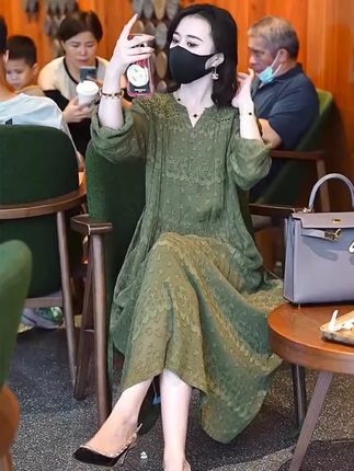 法式香云纱连衣裙女2025早春新款宽松大码气质显瘦高端减龄碎花裙