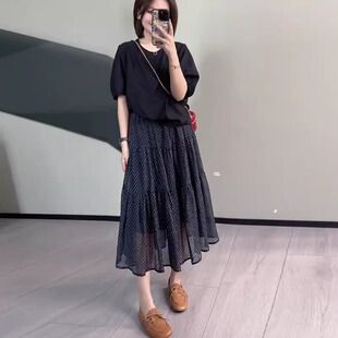 黑色流行时尚波点雪纺半身裙女2026新款百褶宽松直筒中长裙子